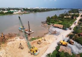 Nửa đêm, bờ sông Sài Gòn bỗng dưng mất 1.250 m2